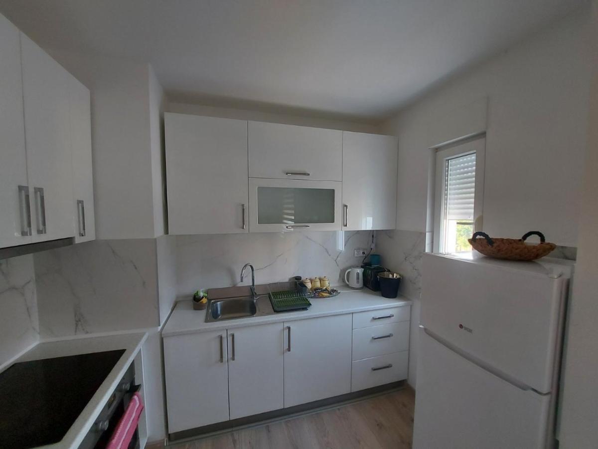 Apartman Vrbas Sa Podzemnom Garazom Banja Luka Bagian luar foto