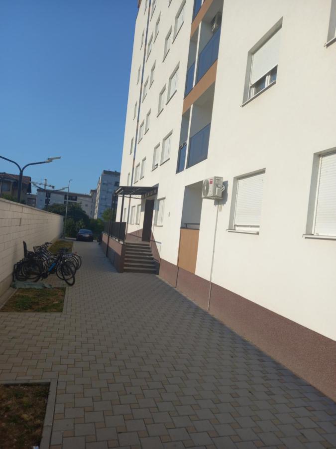 Apartman Vrbas Sa Podzemnom Garazom Banja Luka Bagian luar foto